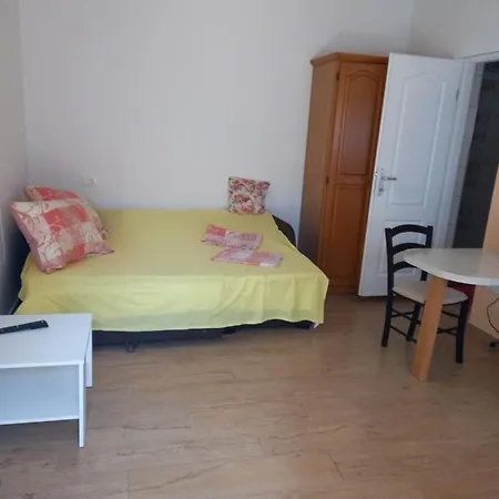 Apartment In With Balcony, Air Conditioning, Wifi, Washing Machine 5025-3