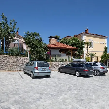 Apartment In With Balcony, Air Conditioning, Wifi, Washing Machine 5025-3 Ika