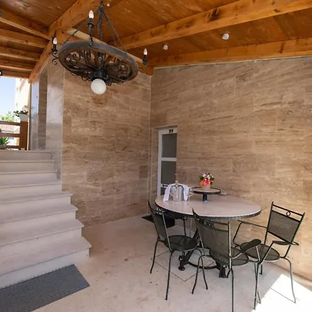In With Balcony, Air Conditioning, Wifi, Washing Machine 5025-3 Apartment Ika